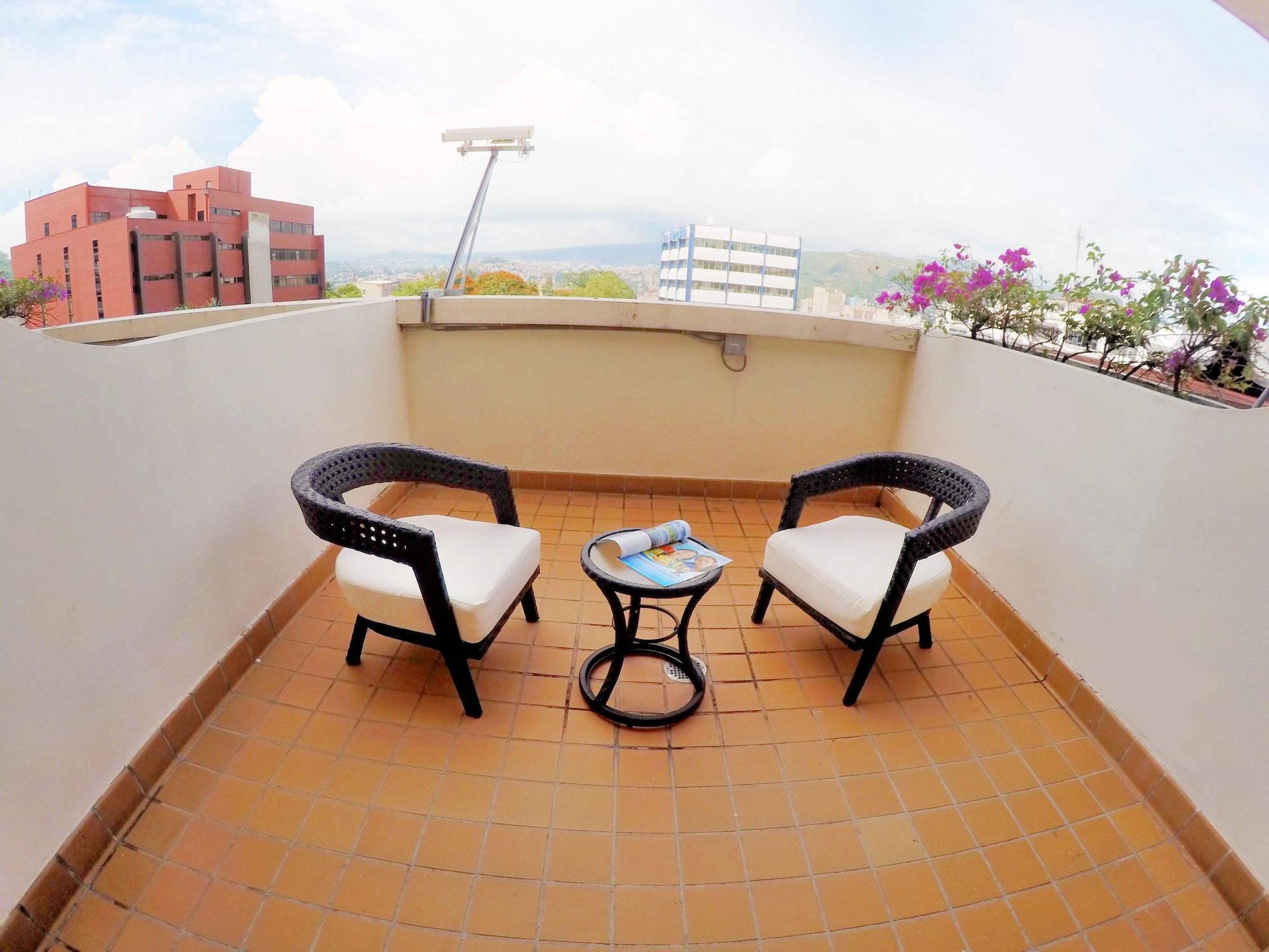 Plaza Del General Aparthotel Тегусигалпа Екстериор снимка